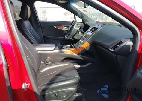 2020 Lincoln Nautilus Reserve z USA, uszkodzony, nr VIN 2LMPJ8K9XLBL08995